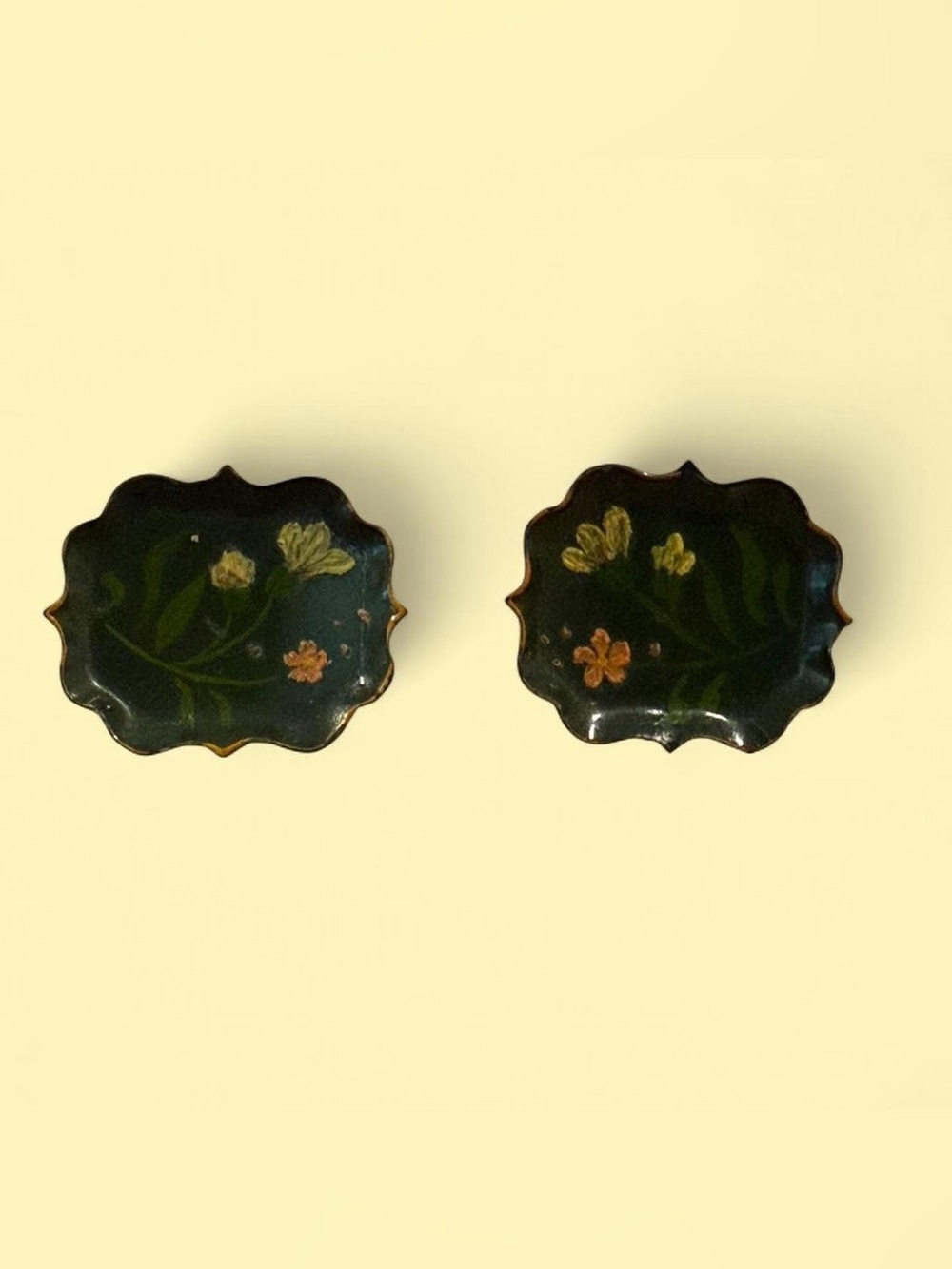 Vintage Handpainted Floral Twist-on Earrings